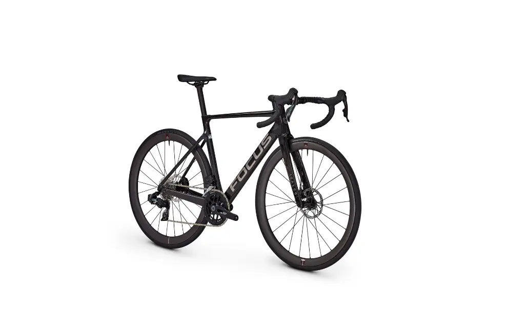 FA71-V1_2025_28_DI_BLK_135_PRO_IZALCO-MAX-8-9.webp