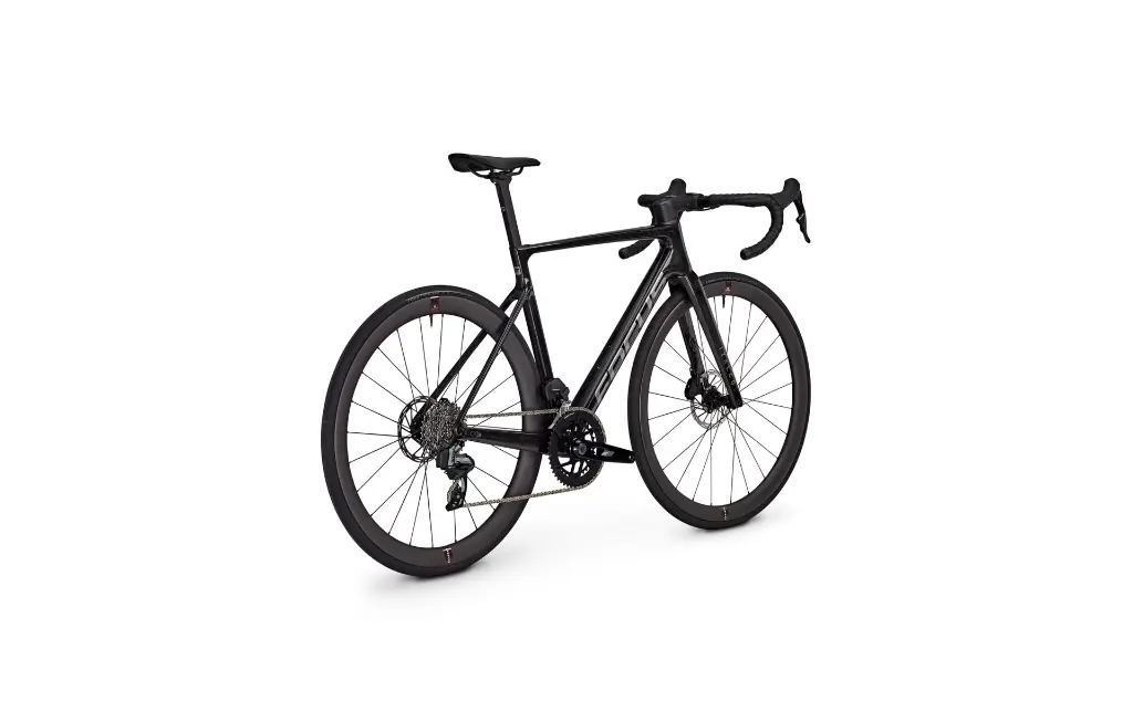 FA71-V1_2025_28_DI_BLK_045_PRO_IZALCO-MAX-8-9.webp