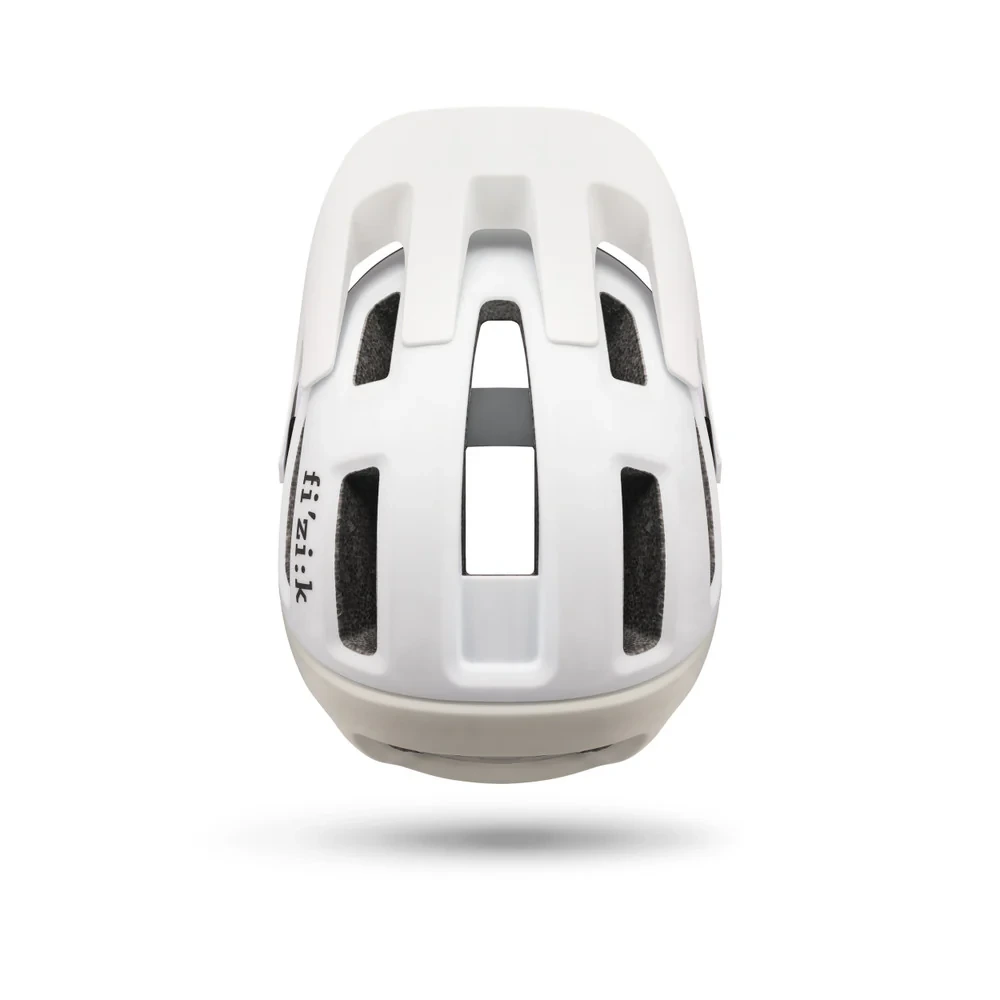 FHE000004_5_fizik-kassis-white-helmet_1000x1000_fe457b46-2fc1-4fad-9742-074d91a258a4.webp