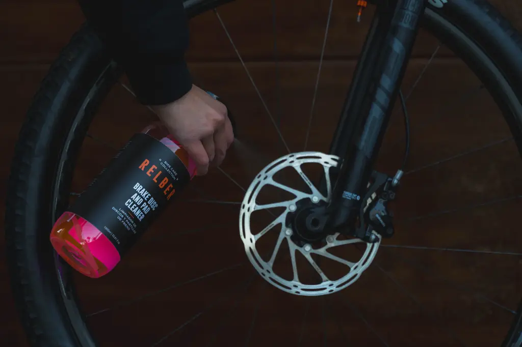 RELBER LIMPIADOR DE DISCOS Y PASTILLAS DE FRENO 1L