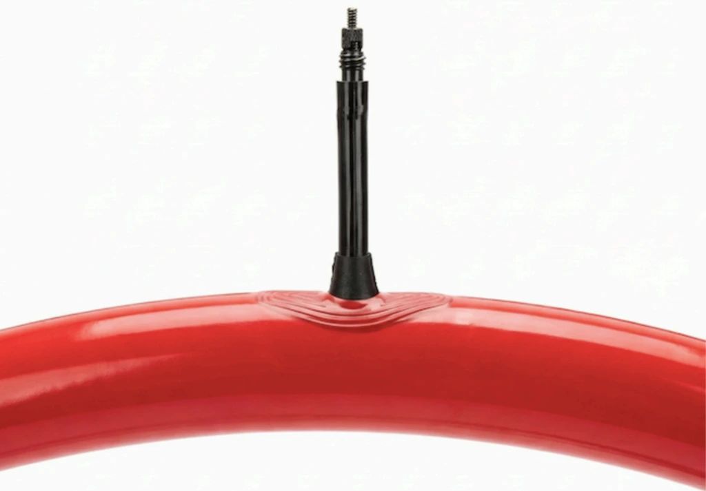 BLUM Cámara TPU Flytube Road 700C 25-35c 80mm valve 34g