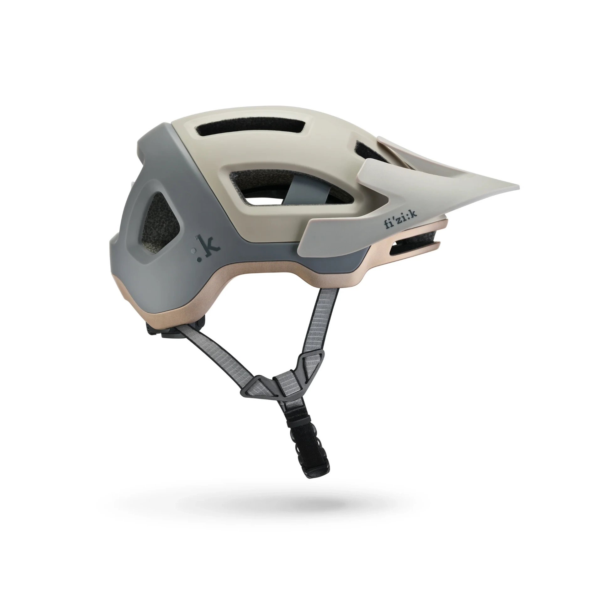 Casco Fizik KASSIS TERRA MUD/SAND