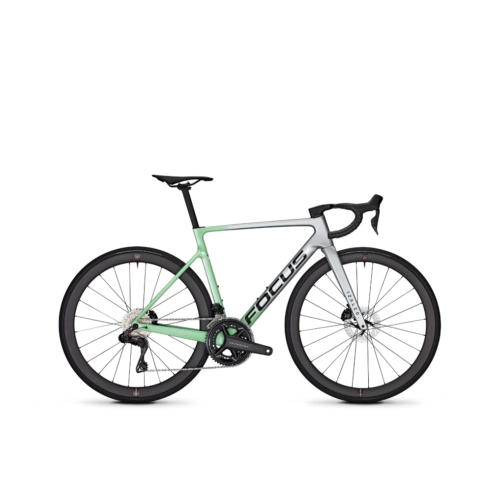 [D690012030] Focus IZALCO MAX 9.7 Plata 2026 (XXS)