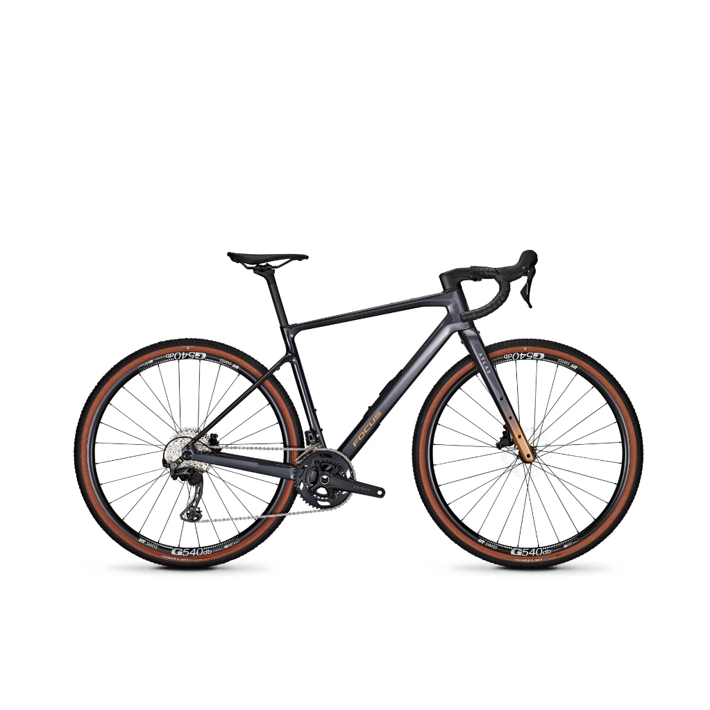[D690012525] FOCUS ATLAS 8.7 Gris (2026) (XS)